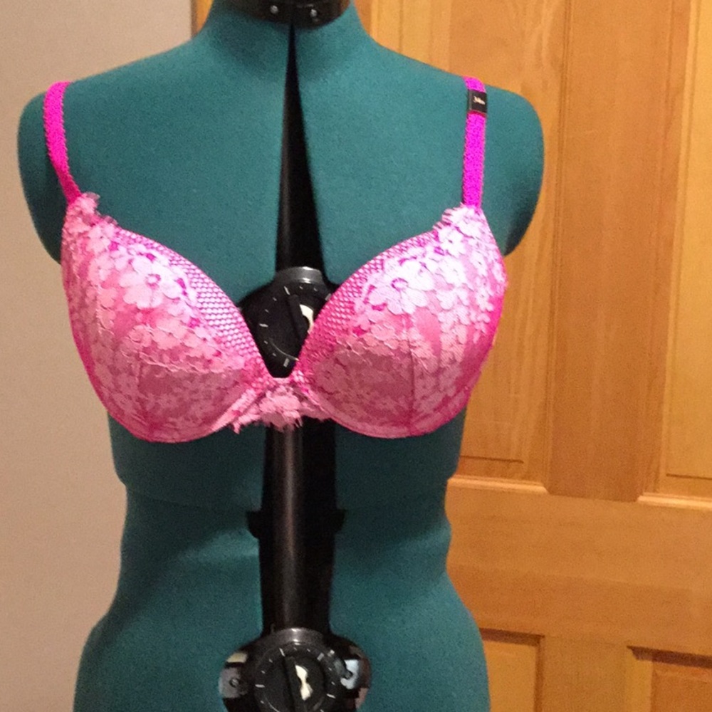 NWT Victoria’s Secret hot pink lace&mesh bra 34D